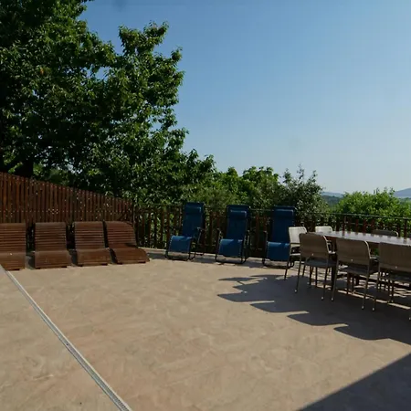 Lipahill Luxe * Ripanj