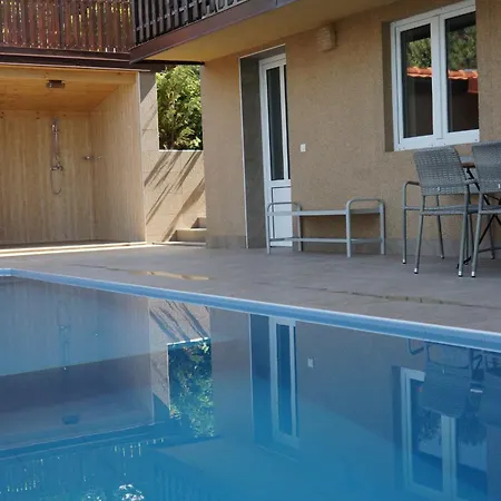 Lipahill Luxe * Ripanj